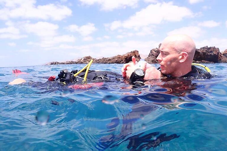 PADI Rescue Diver Course | Manta Diving Lanzarote